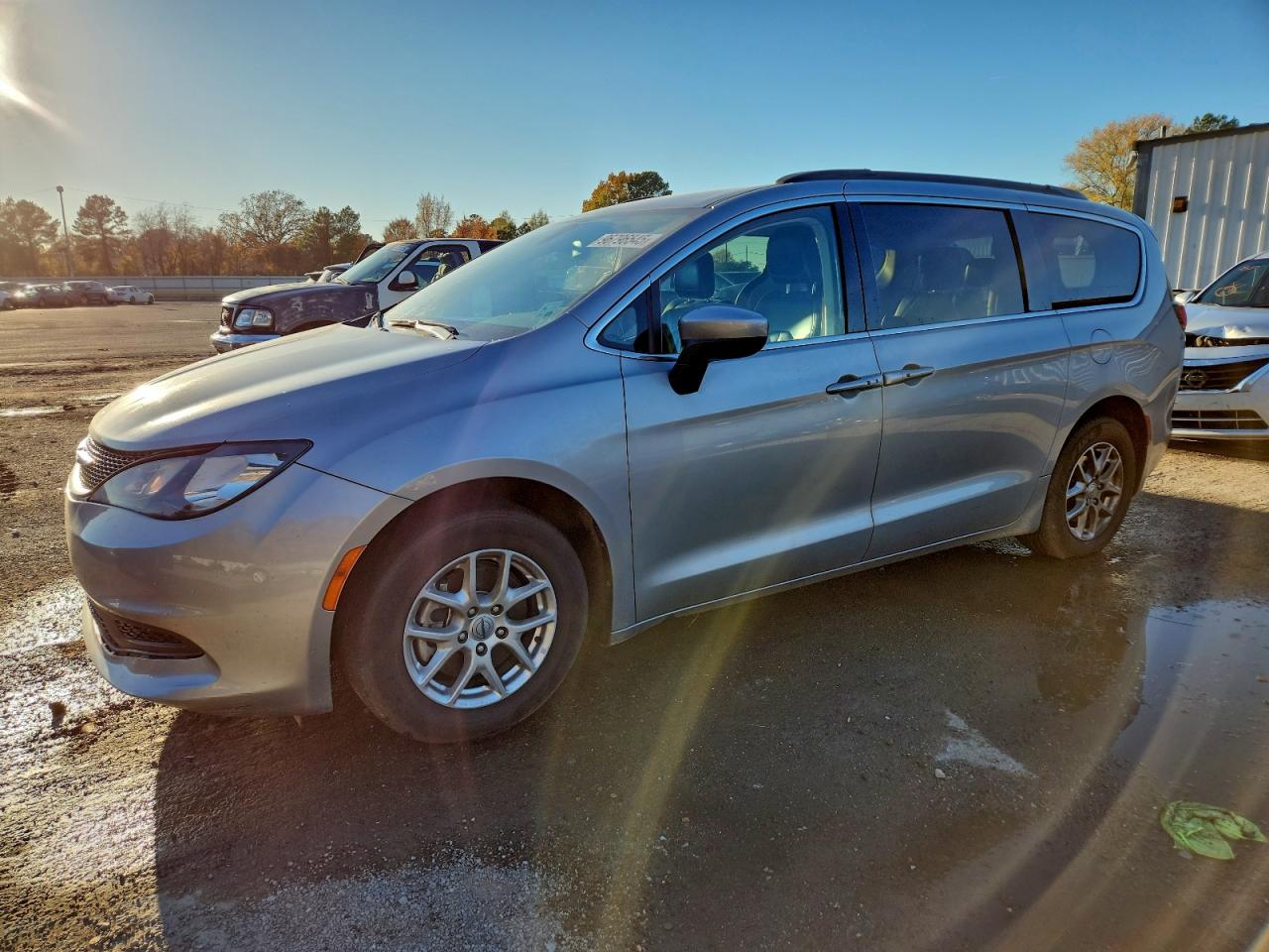 2021 CHRYSLER VOYAGER