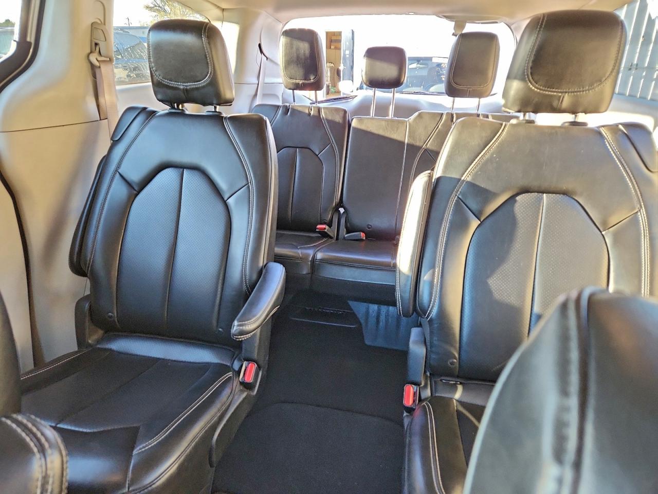 2021 CHRYSLER VOYAGER LXI photo 10