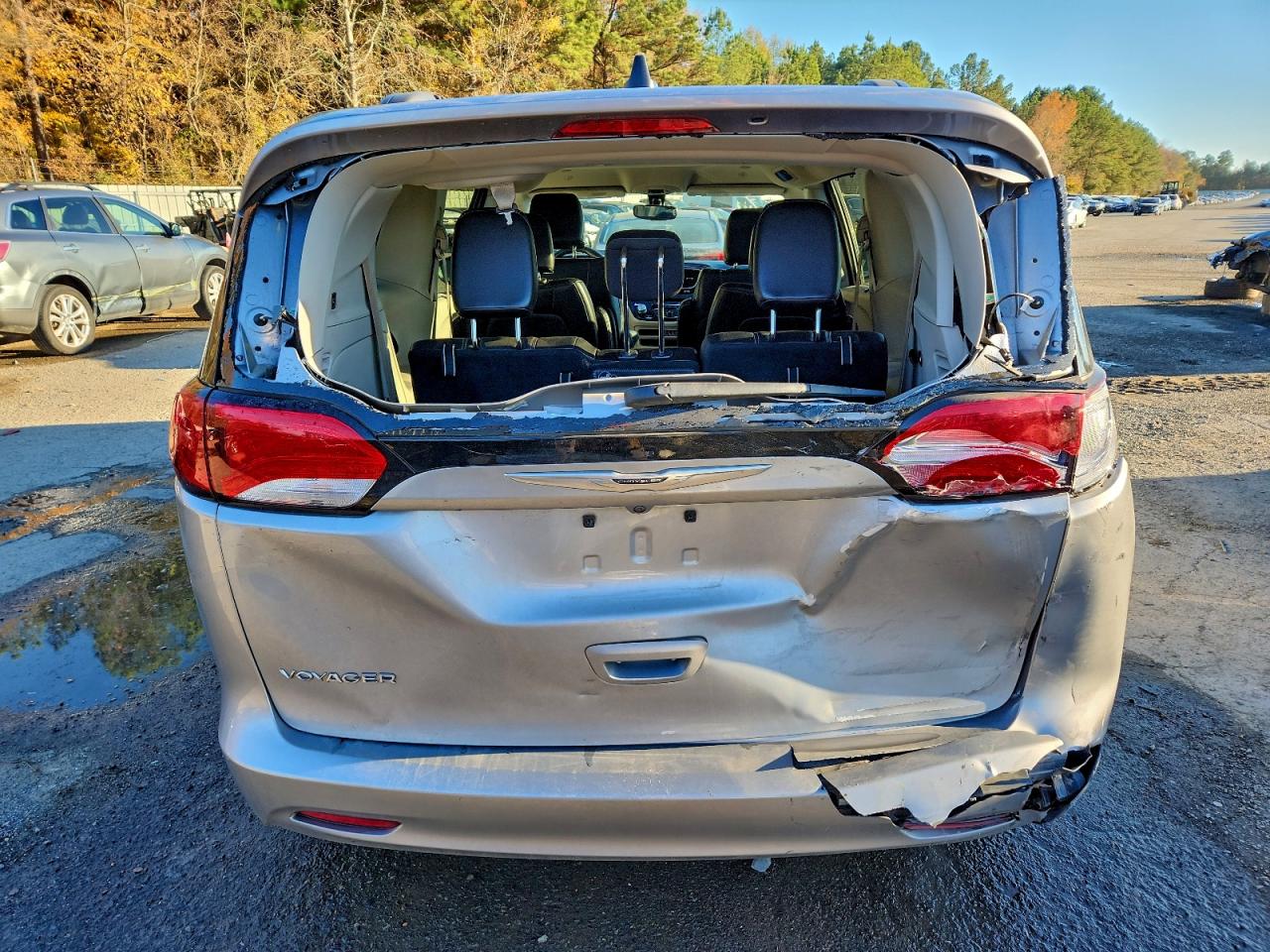 2021 CHRYSLER VOYAGER LXI photo 6