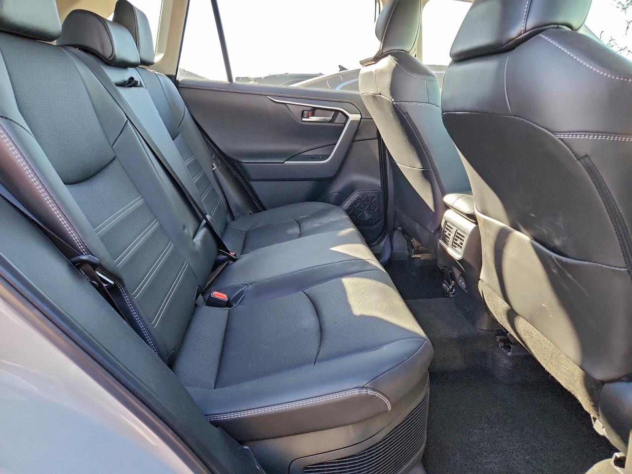 2024 TOYOTA RAV4 LIMITED photo 11