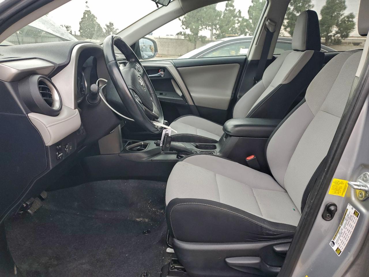 2016 TOYOTA RAV4 XLE photo 19