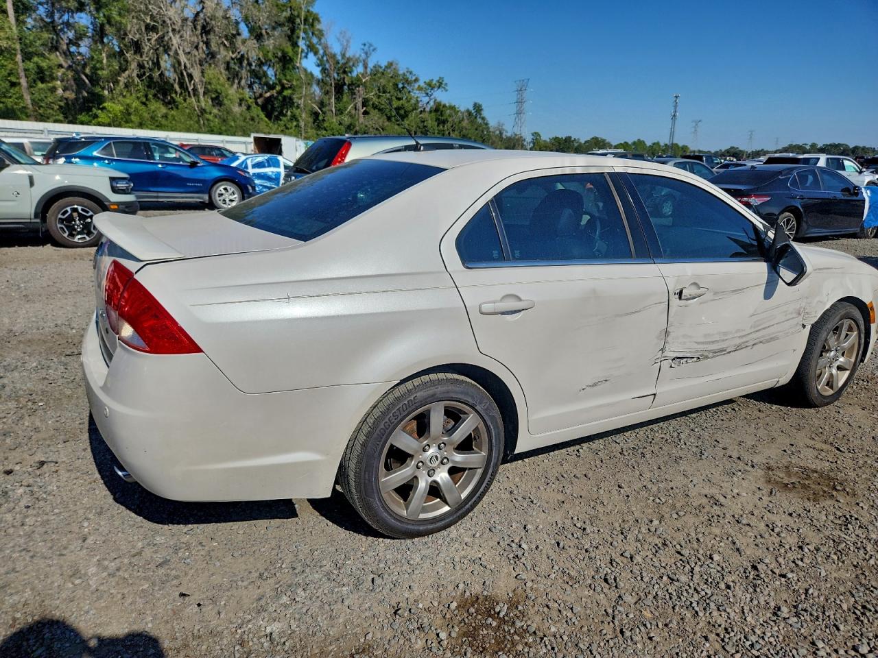 2010 MERCURY MILAN PREMIER photo 3