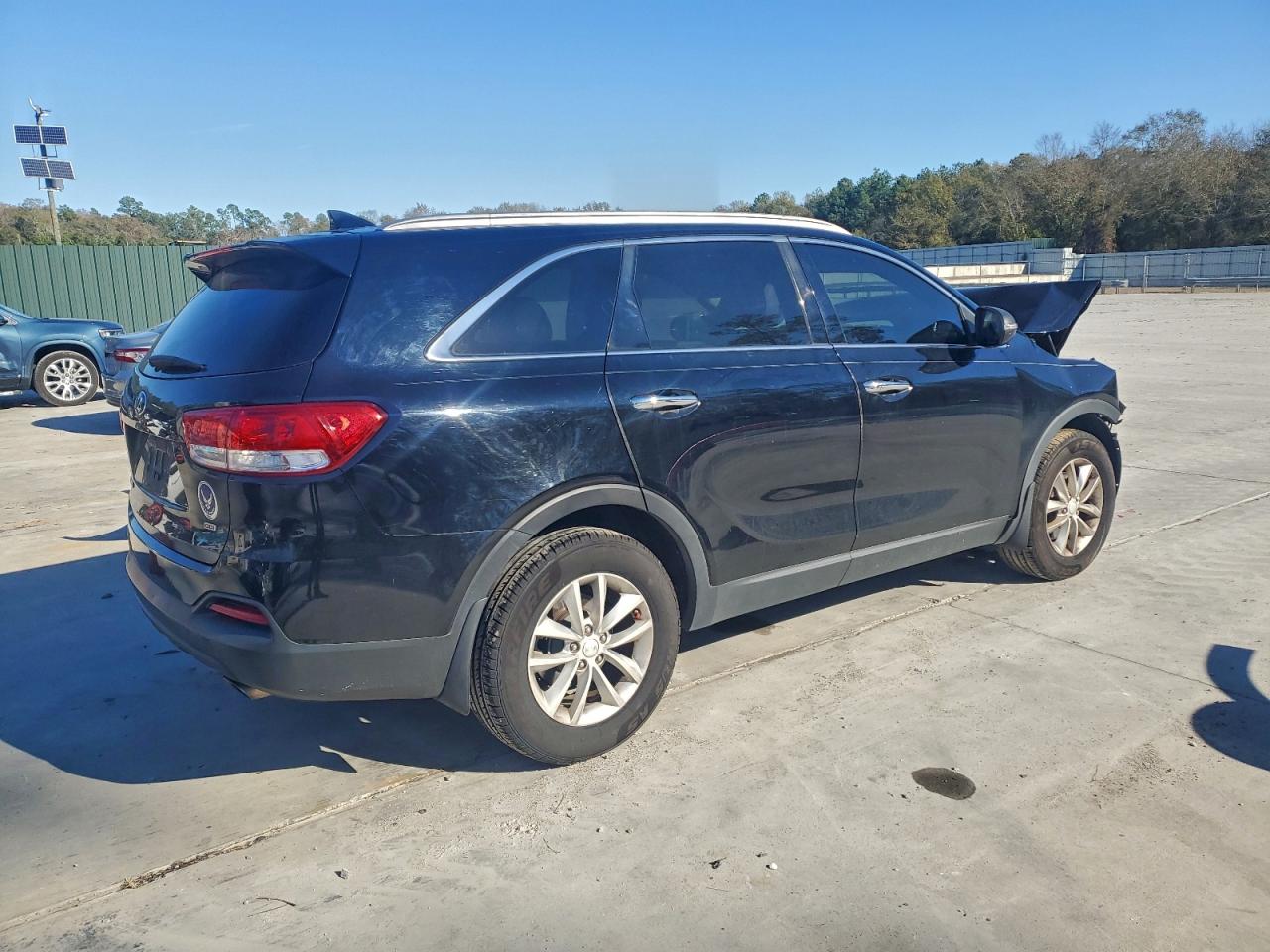 2016 KIA SORENTO LX photo 5
