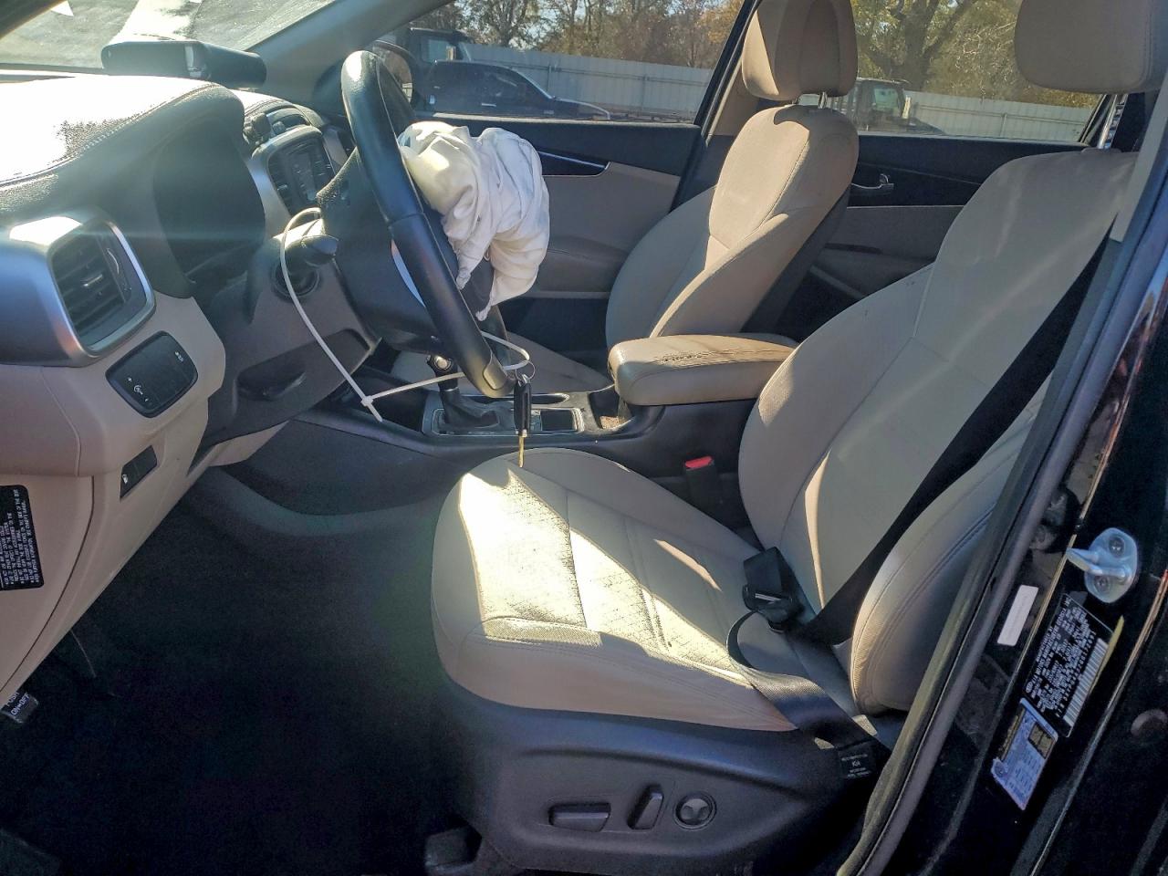 2016 KIA SORENTO LX photo 13