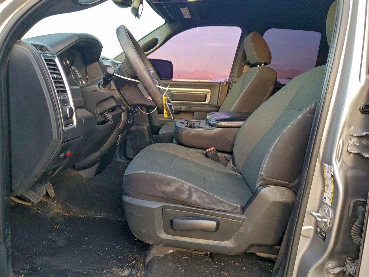 2021 RAM 1500 CLASSIC SLT photo 13