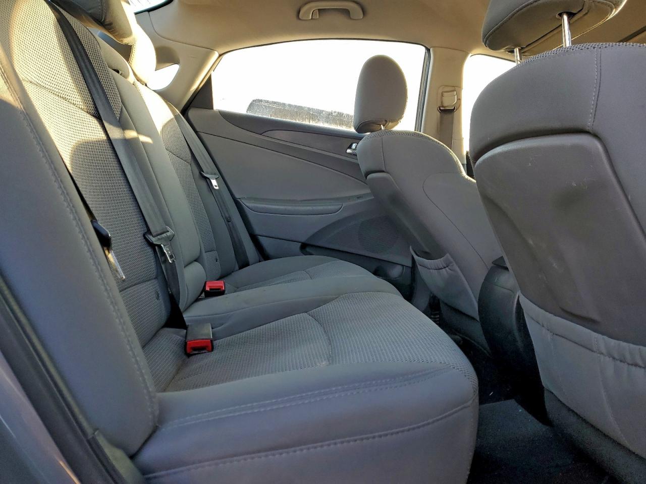 2014 HYUNDAI SONATA GLS photo 19