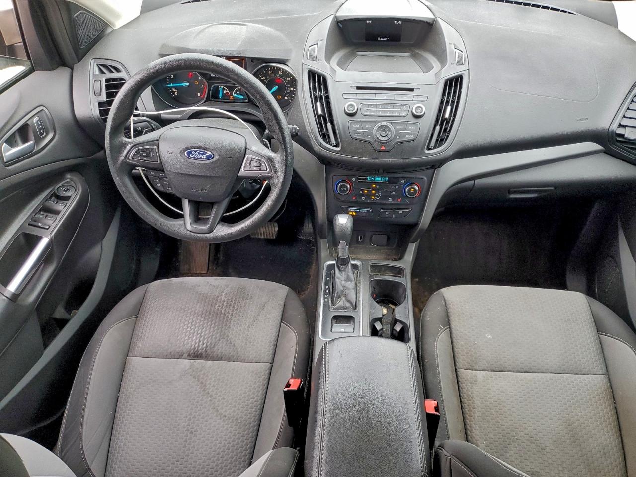 2017 FORD ESCAPE SE photo 8