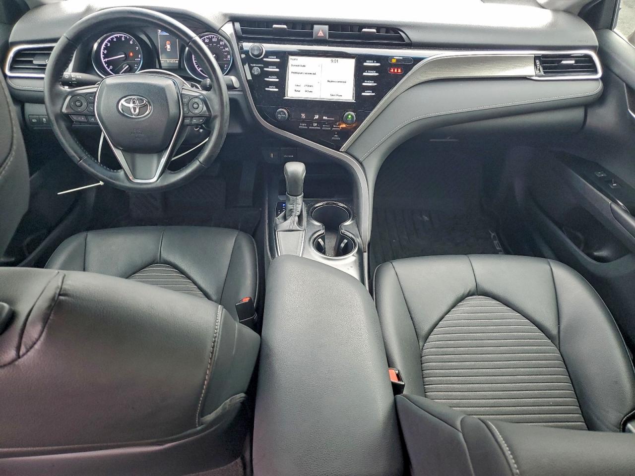2018 TOYOTA CAMRY SE photo 8