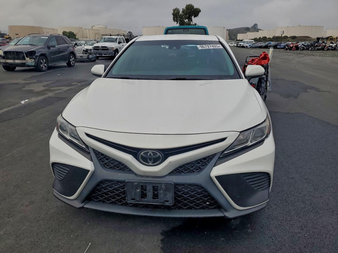 2018 TOYOTA CAMRY SE photo 5