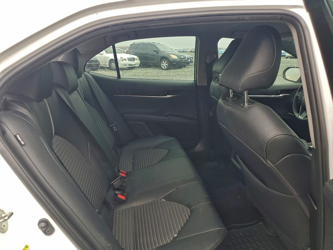 2018 TOYOTA CAMRY SE photo 10