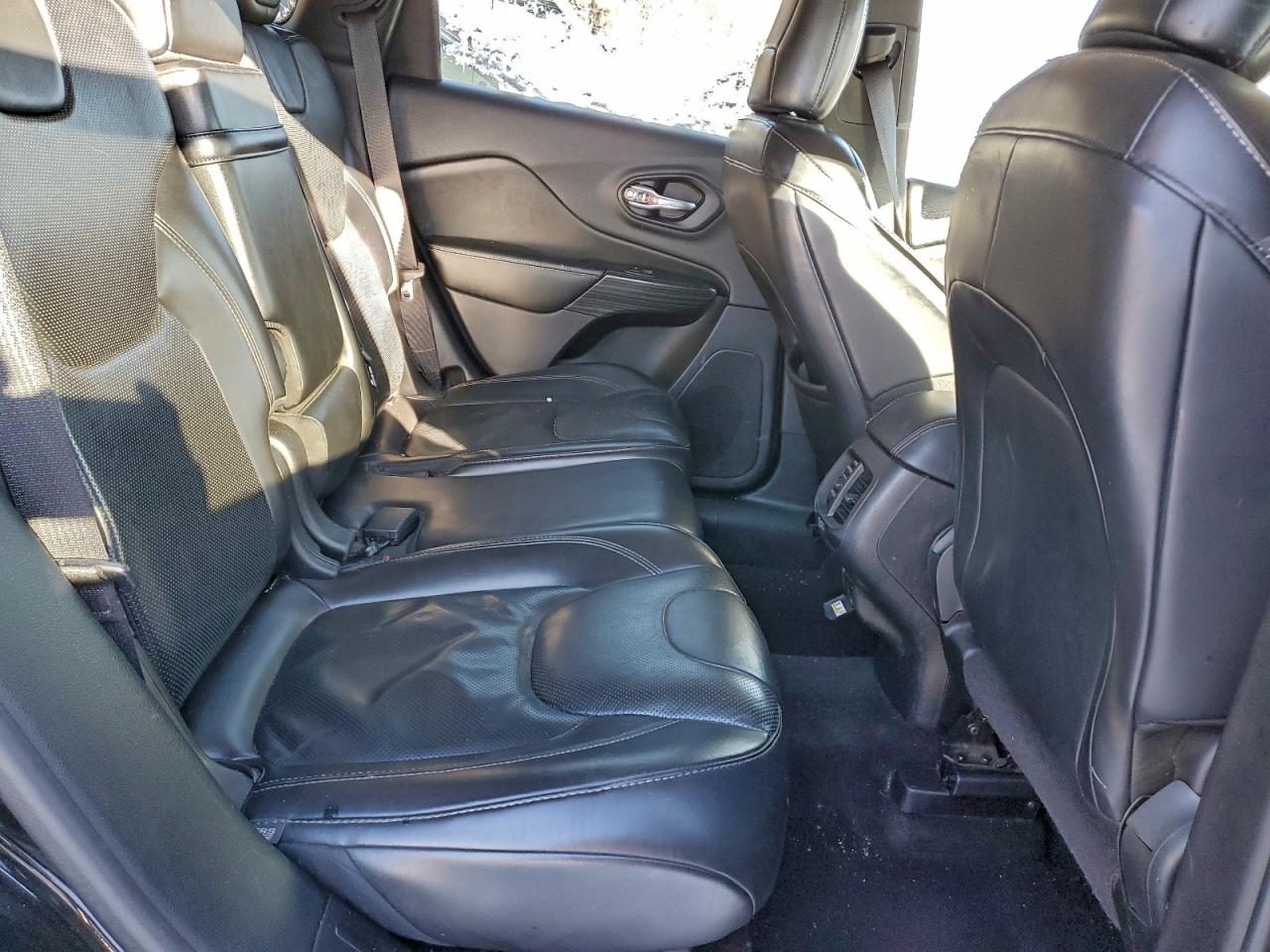 2017 JEEP CHEROKEE LIMITED photo 11