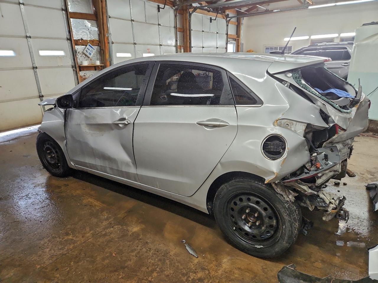 2016 HYUNDAI ELANTRA GT BASE photo 2
