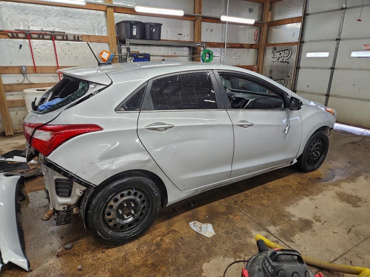 2016 HYUNDAI ELANTRA GT BASE photo 3