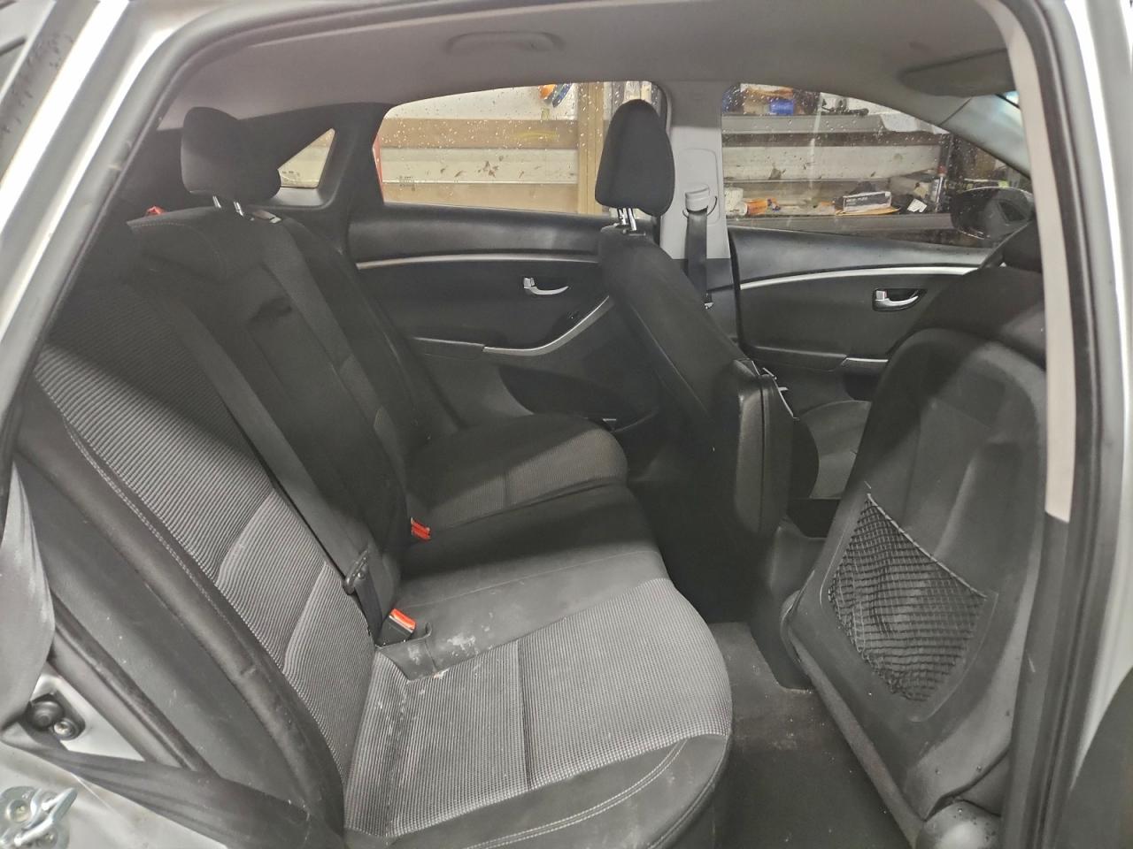 2016 HYUNDAI ELANTRA GT BASE photo 10