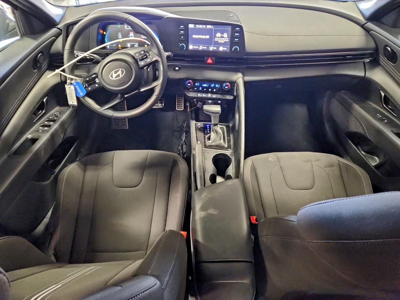 2025 HYUNDAI ELANTRA SEL SPORT photo 15