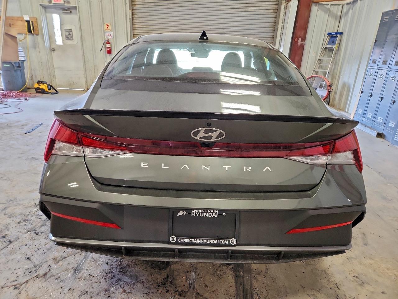 2025 HYUNDAI ELANTRA SEL SPORT photo 11