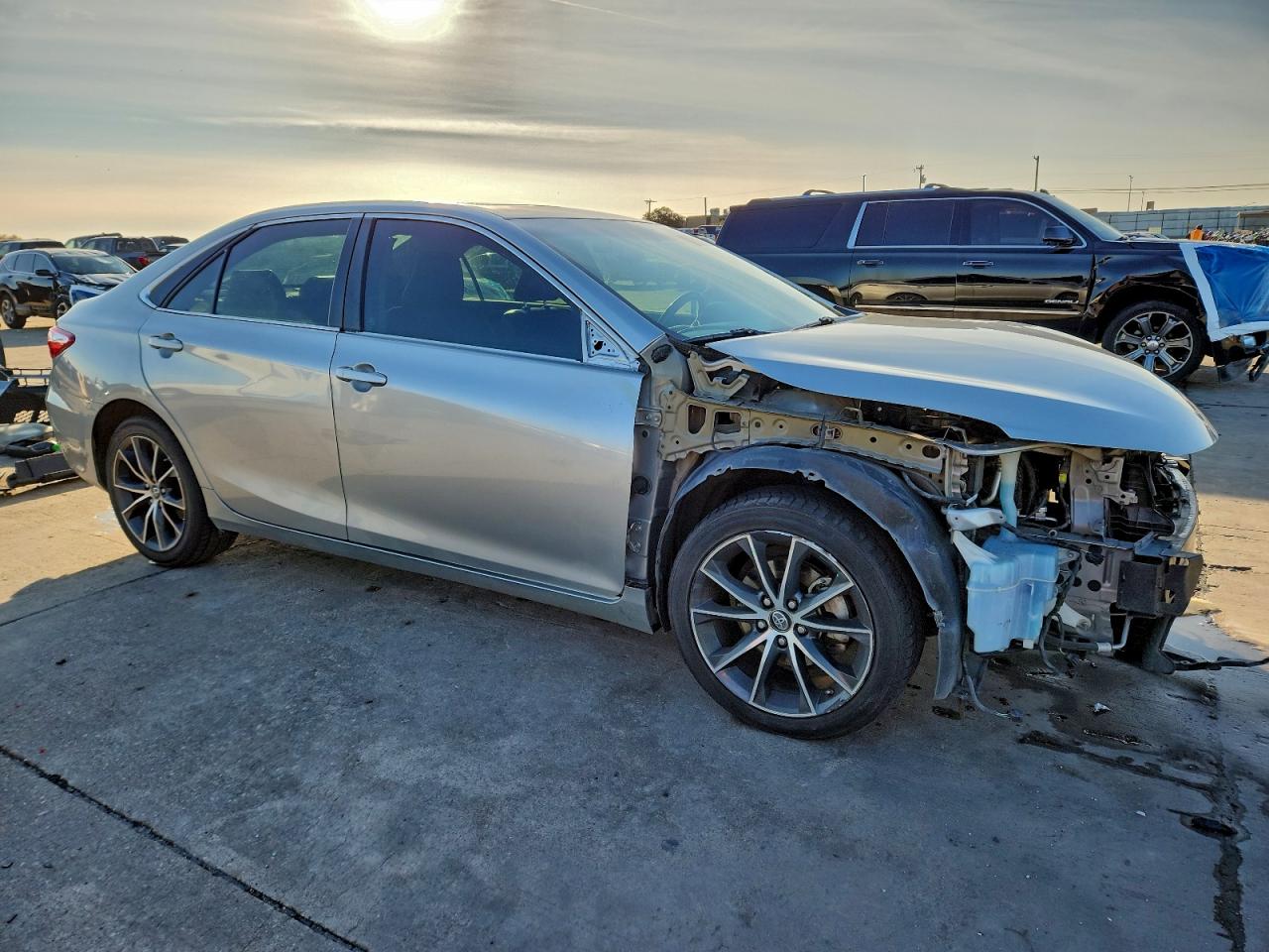2016 TOYOTA CAMRY LE photo 4