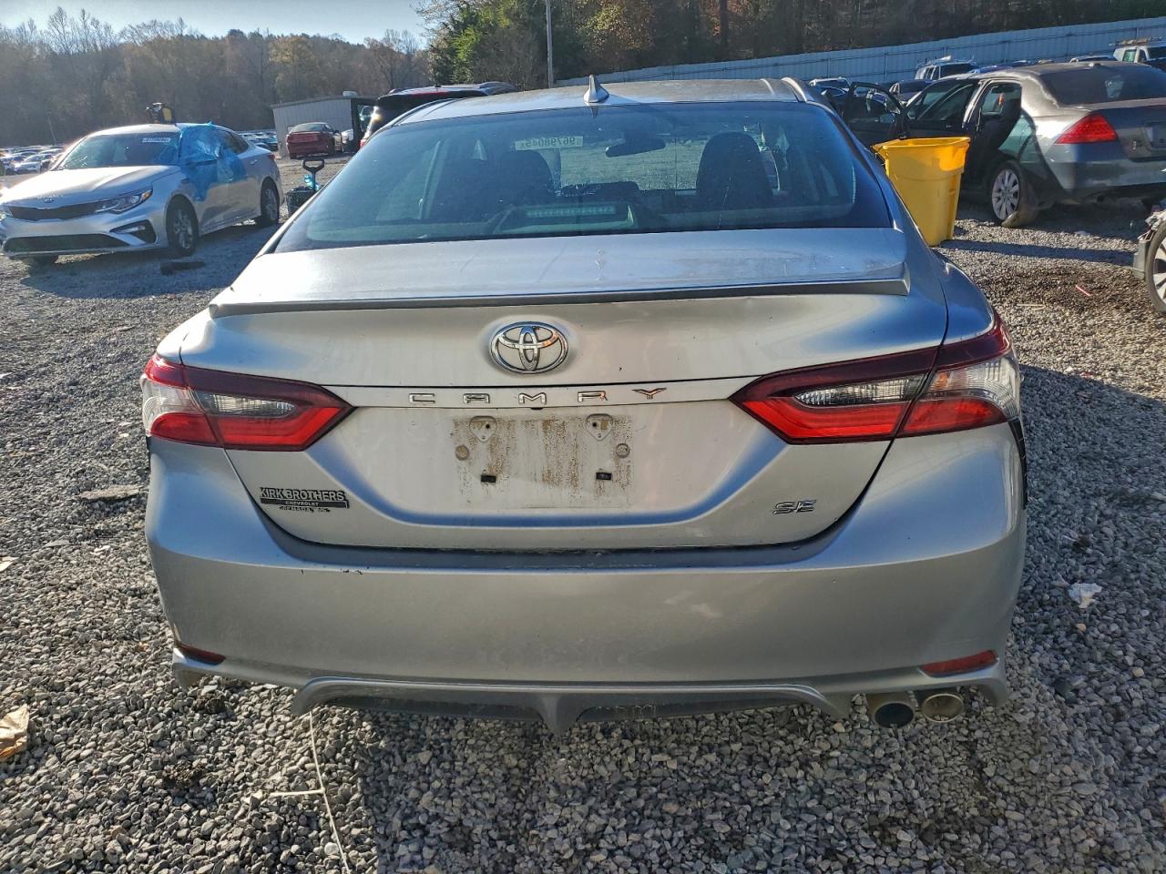 2021 TOYOTA CAMRY SE photo 6