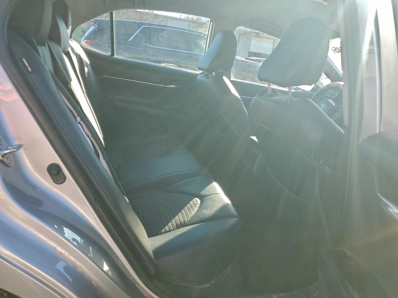 2021 TOYOTA CAMRY SE photo 10