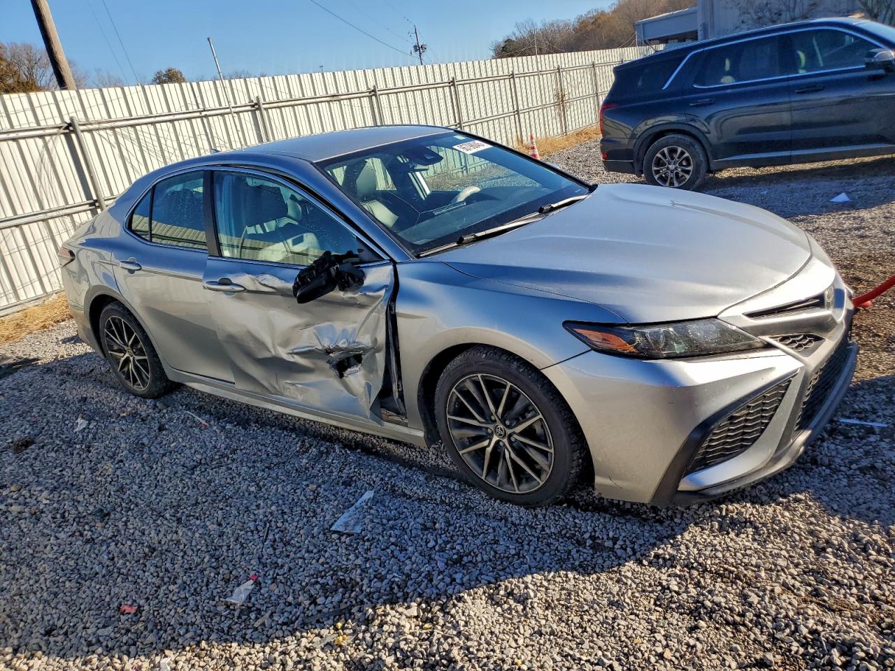2021 TOYOTA CAMRY SE photo 4