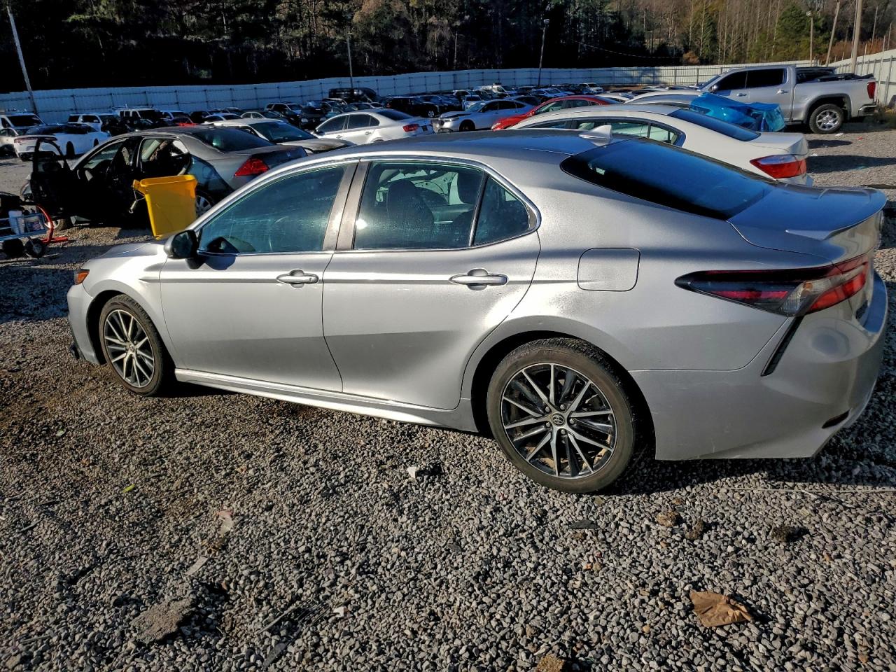 2021 TOYOTA CAMRY SE photo 2