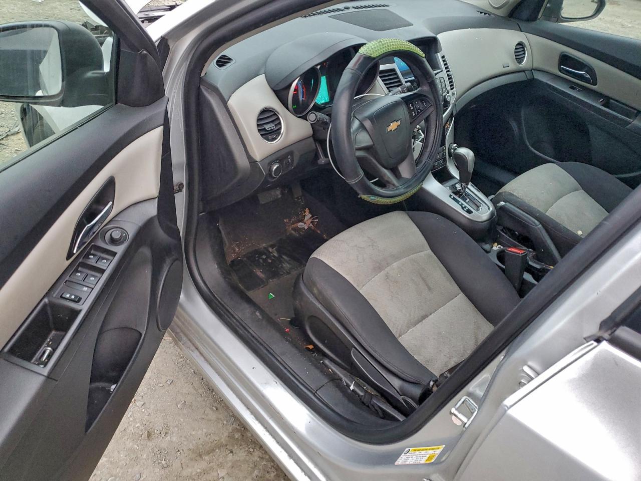 2015 CHEVROLET CRUZE LS photo 8