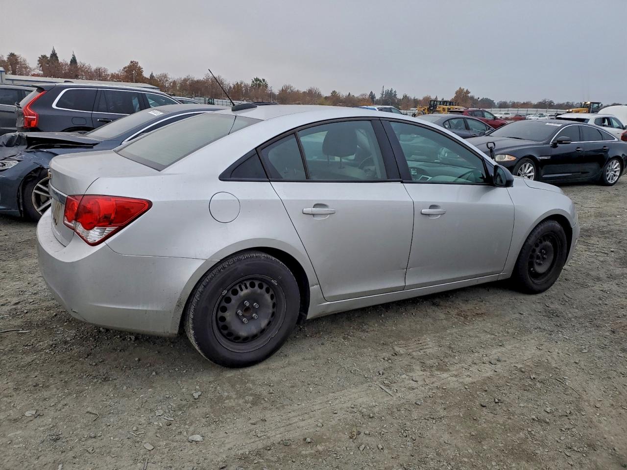 2015 CHEVROLET CRUZE LS photo 3