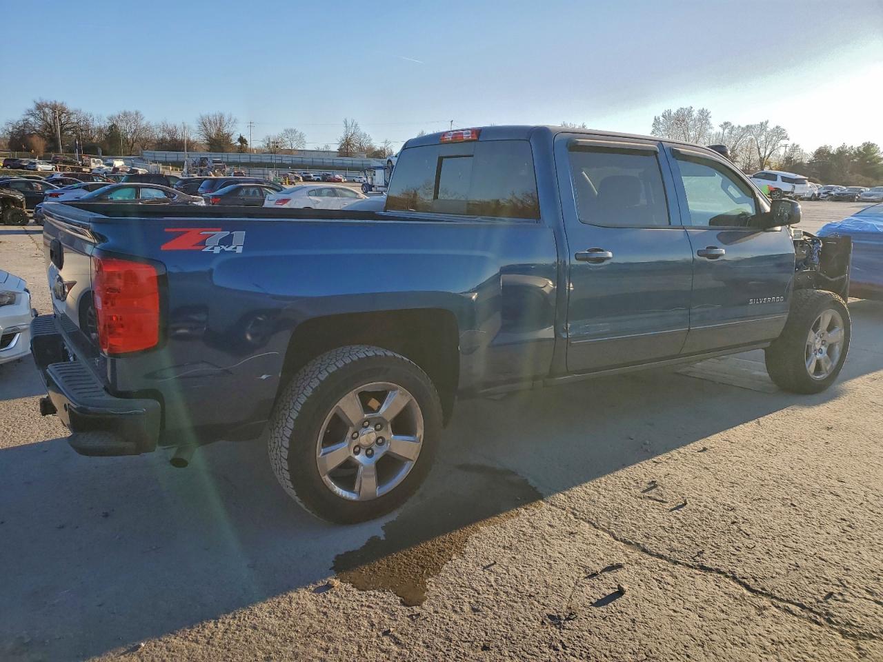 2018 CHEVROLET SILVERADO K1500 LT photo 3