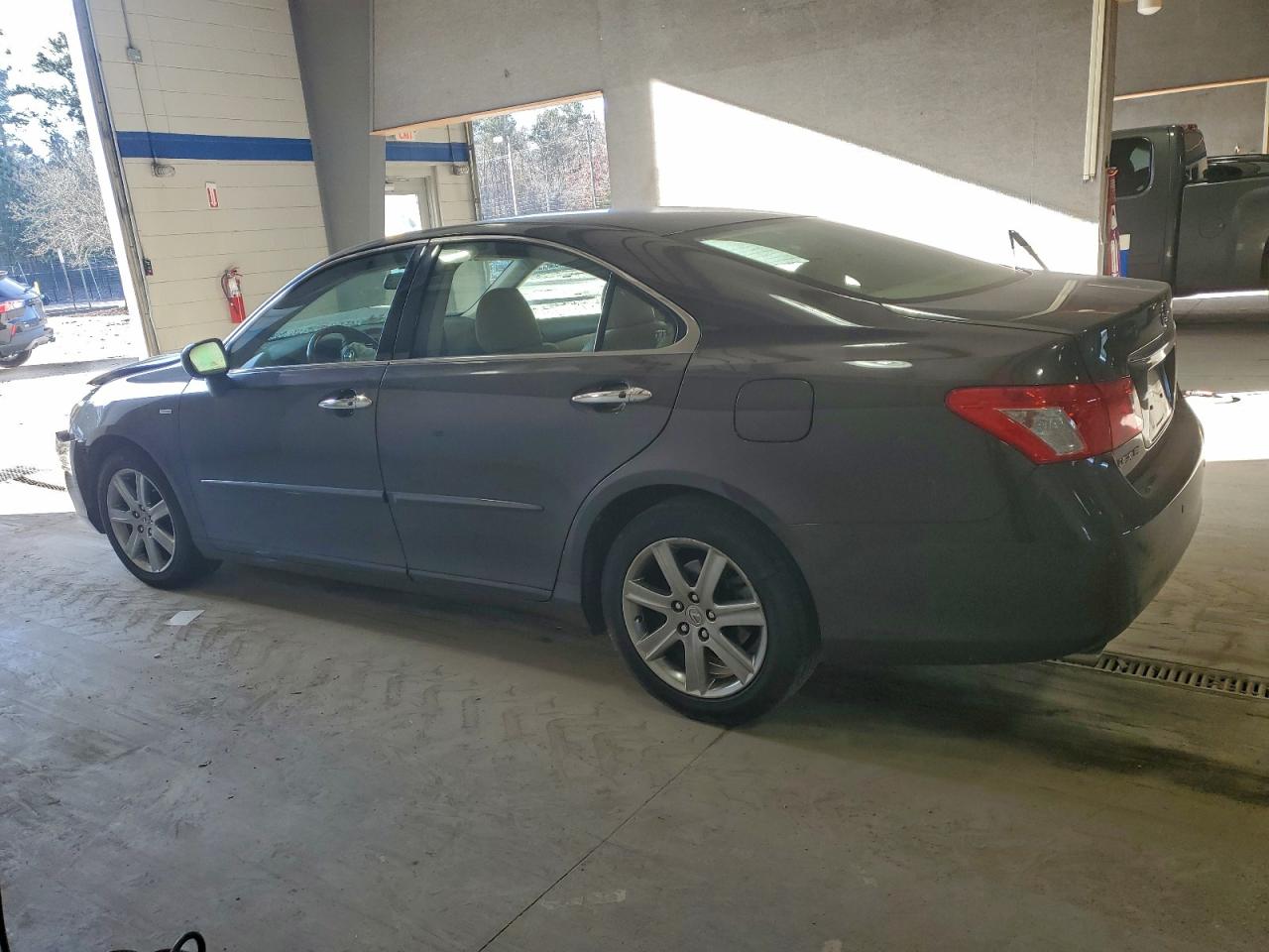 2009 LEXUS ES 350 photo 2