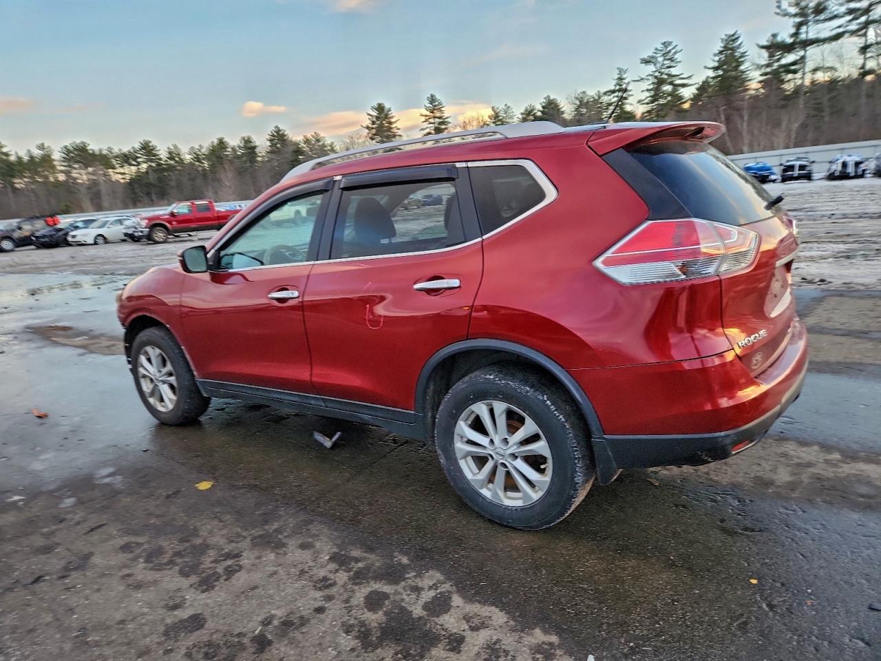 2014 NISSAN ROGUE S photo 2