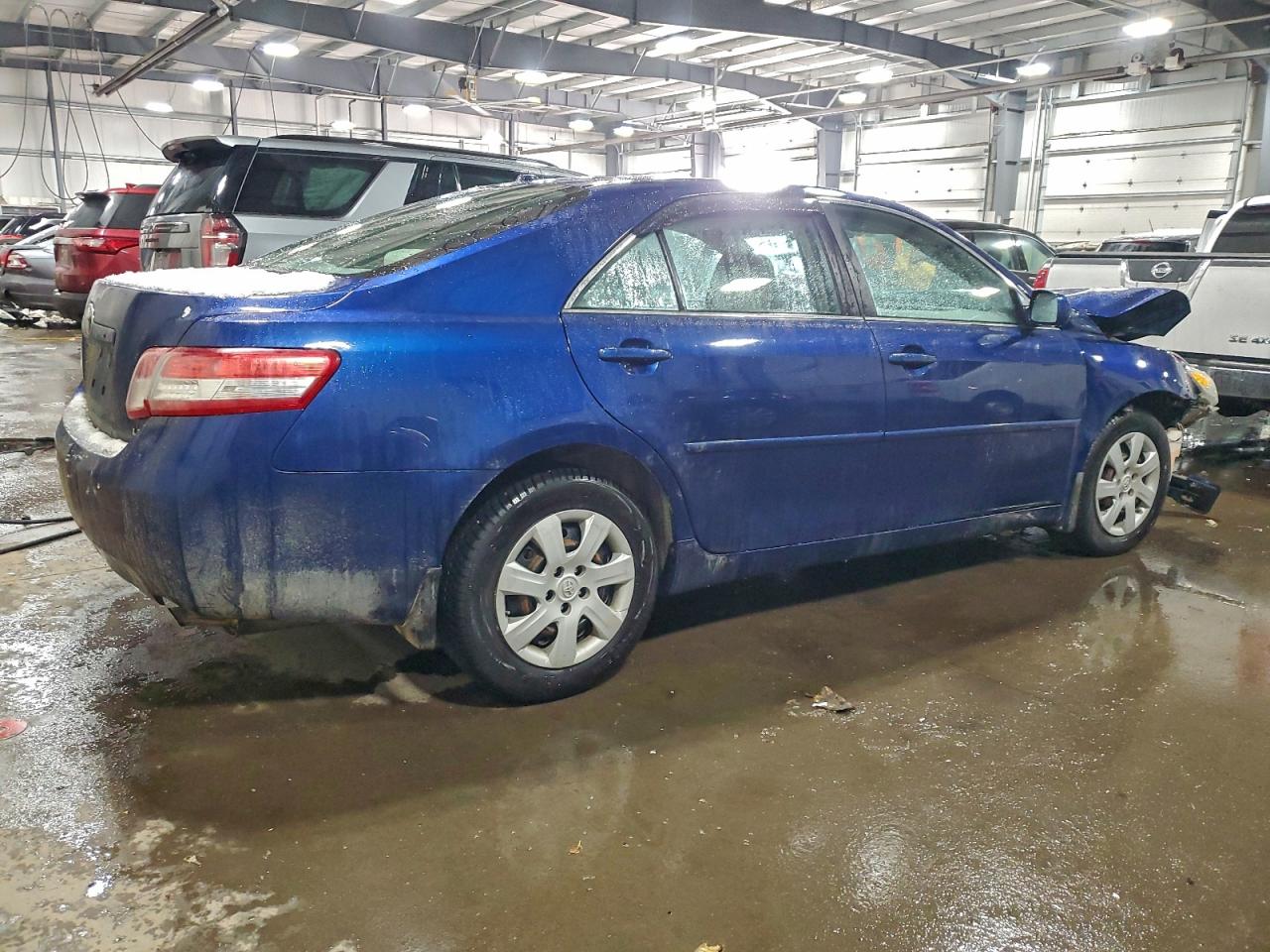 2011 TOYOTA CAMRY BASE photo 3