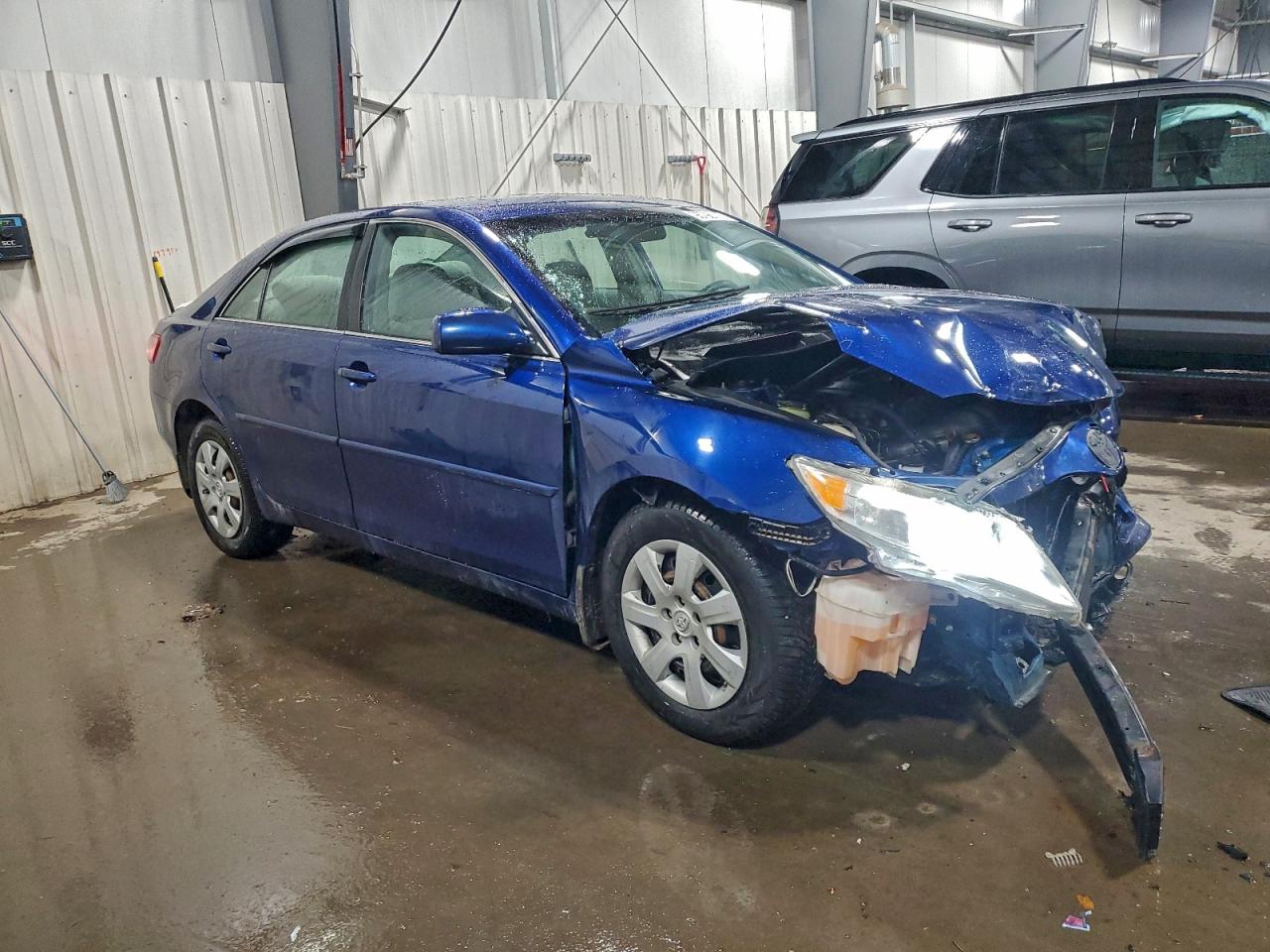 2011 TOYOTA CAMRY BASE photo 4