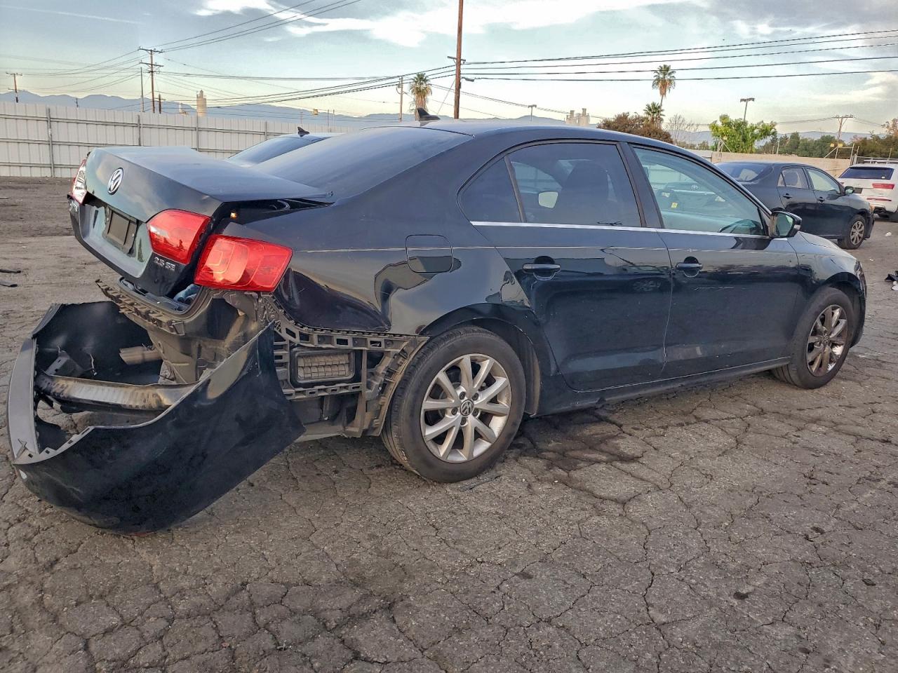 2013 VOLKSWAGEN JETTA SE photo 3