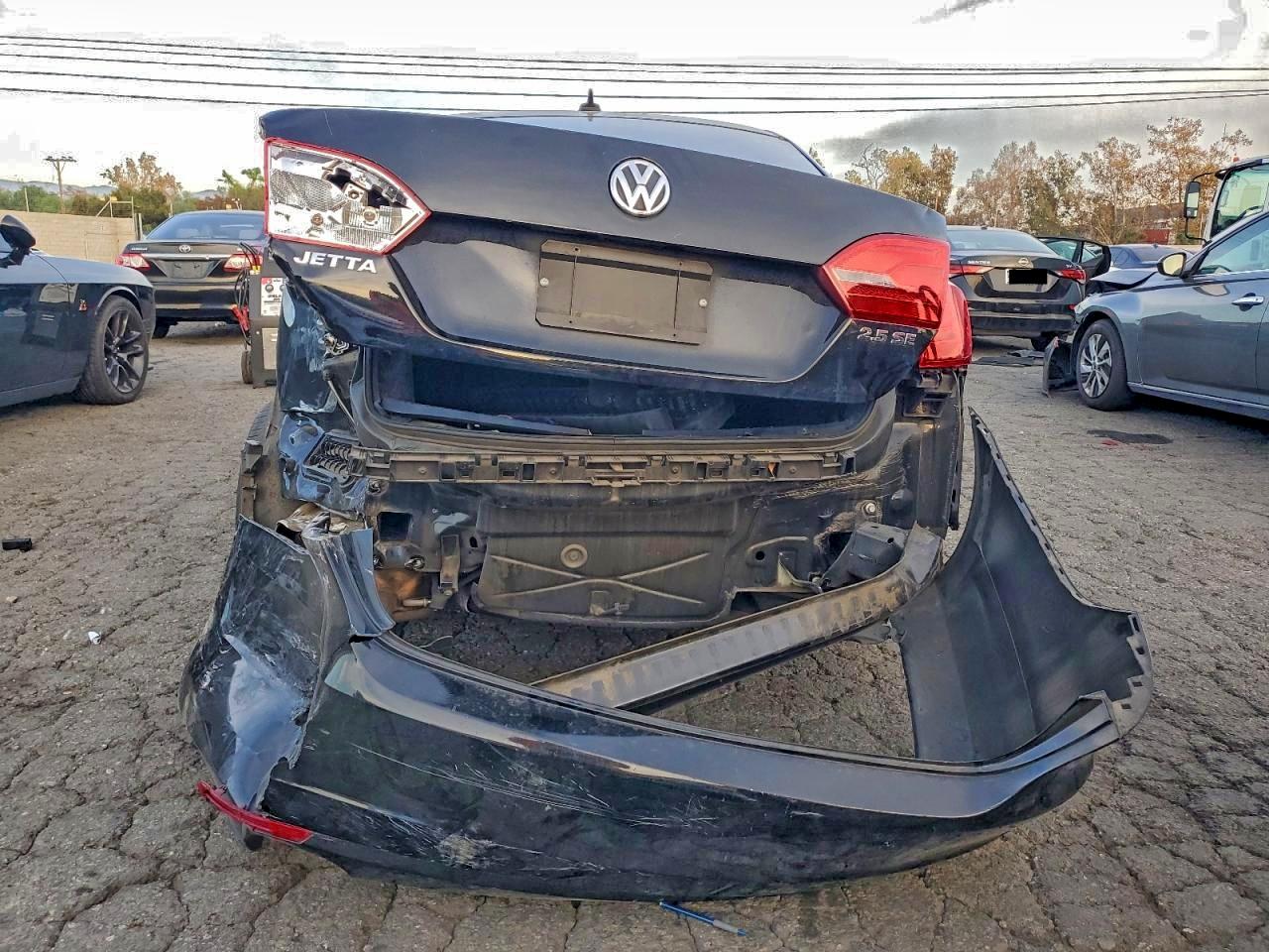 2013 VOLKSWAGEN JETTA SE photo 6