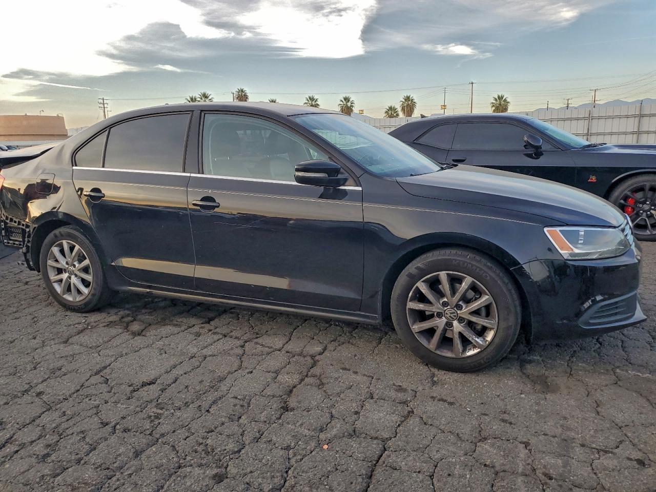 2013 VOLKSWAGEN JETTA SE photo 4