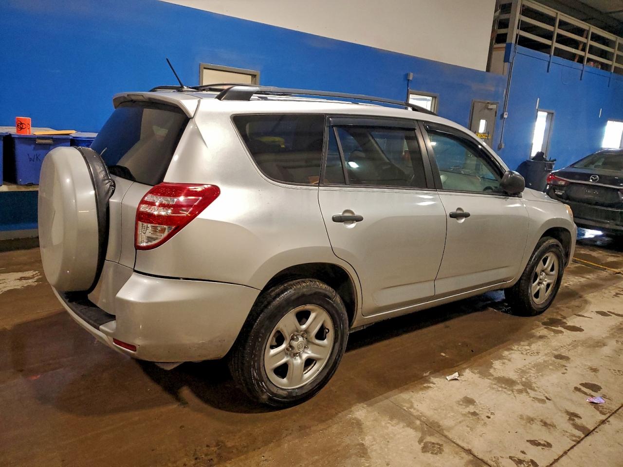2012 TOYOTA RAV4 photo 3