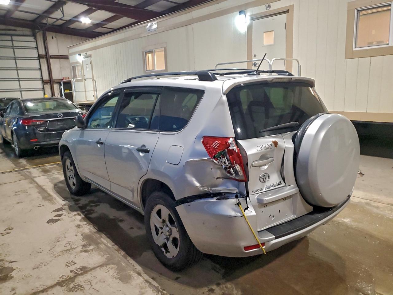 2012 TOYOTA RAV4 photo 2