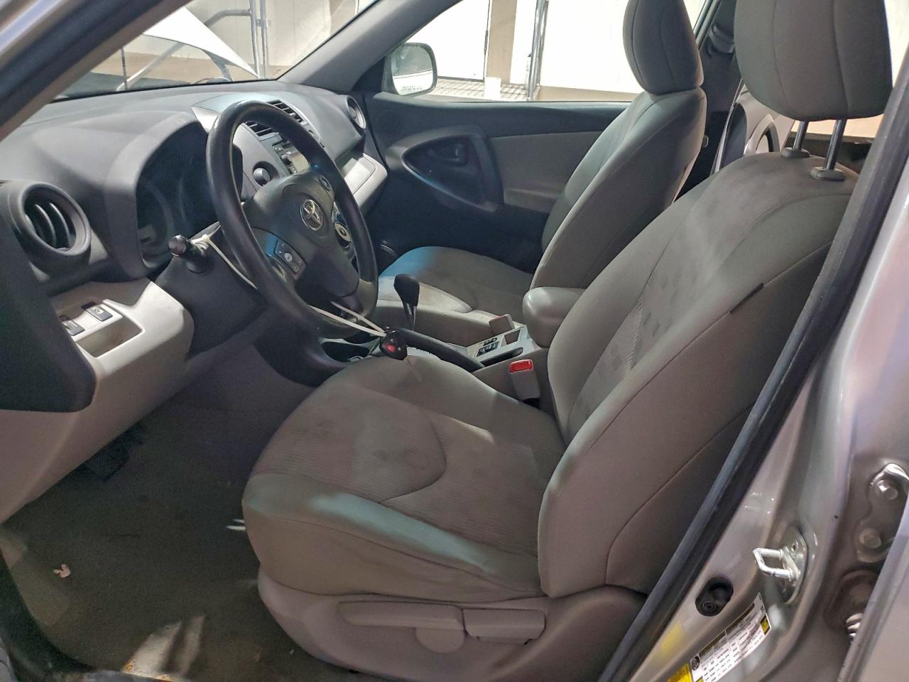 2012 TOYOTA RAV4 photo 7
