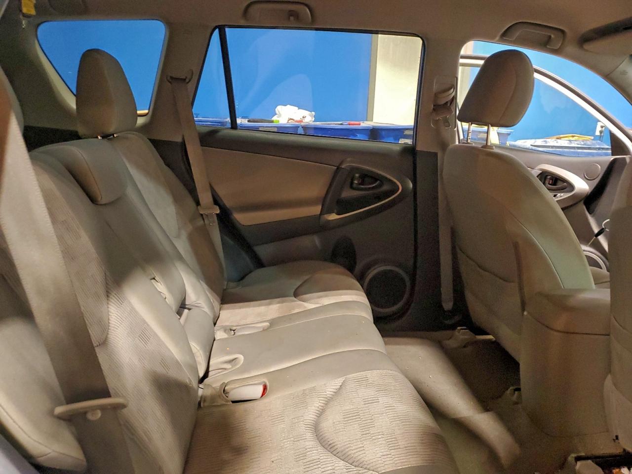2012 TOYOTA RAV4 photo 11