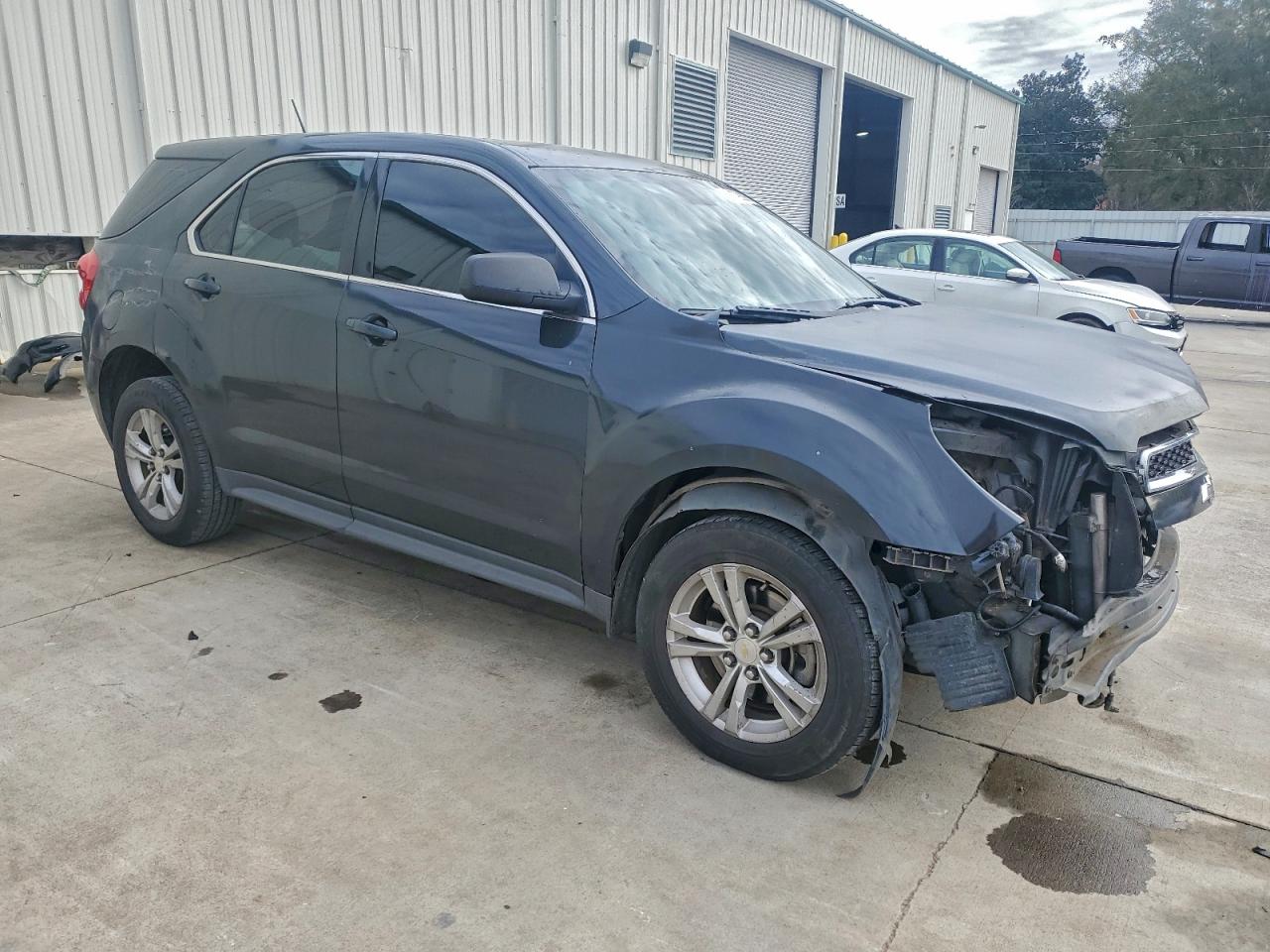 2013 CHEVROLET EQUINOX LS photo 4