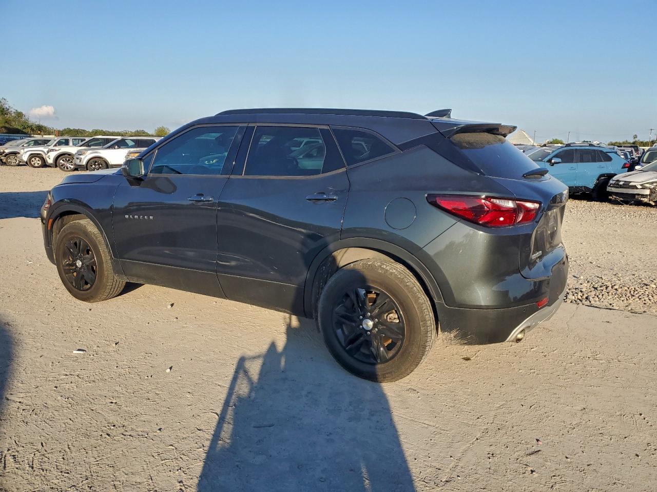 2020 CHEVROLET BLAZER 1LT photo 2