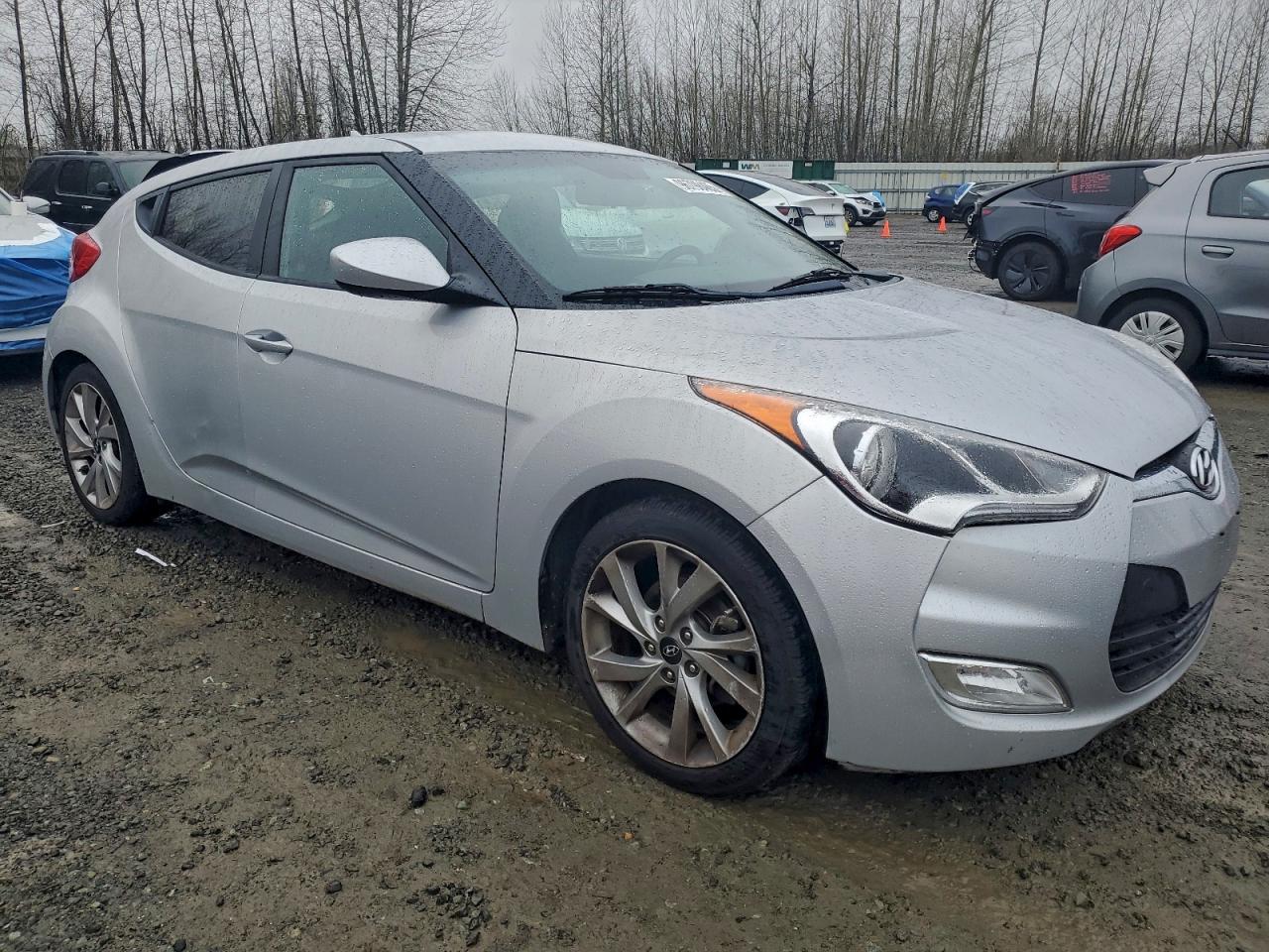 2017 HYUNDAI VELOSTER photo 4