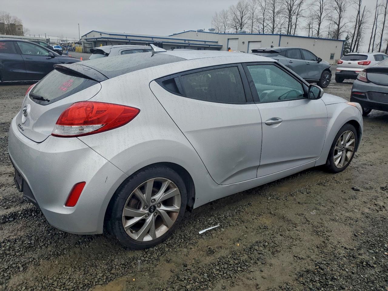 2017 HYUNDAI VELOSTER photo 3