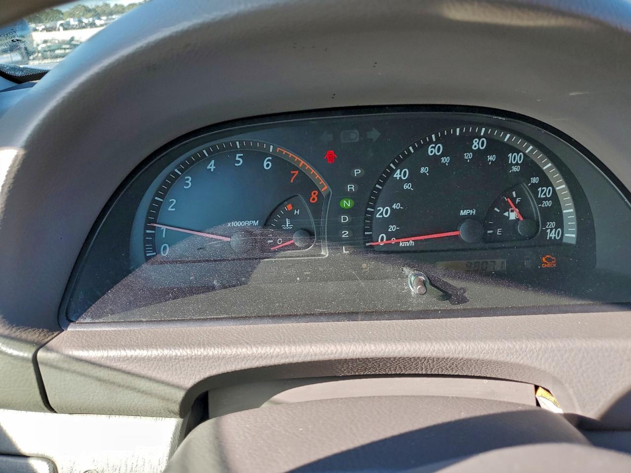 2002 TOYOTA CAMRY LE photo 9
