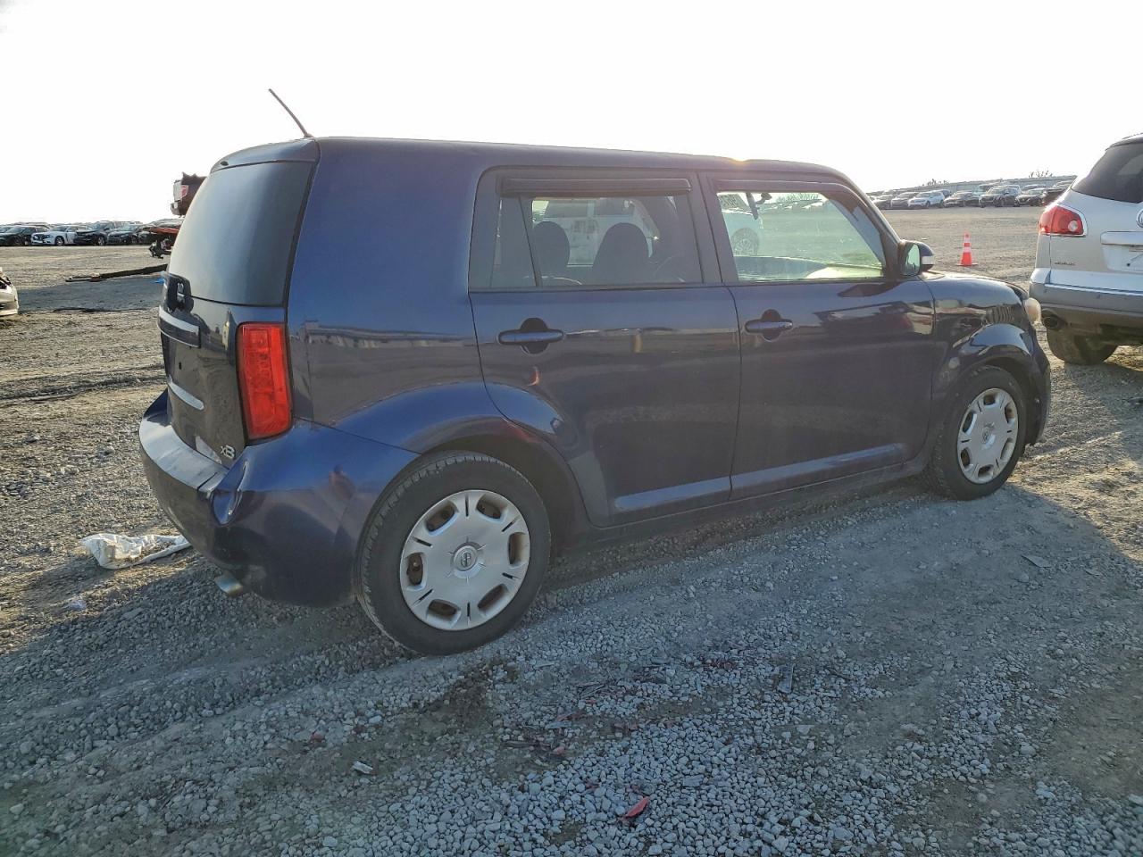 2008 TOYOTA SCION XB photo 3
