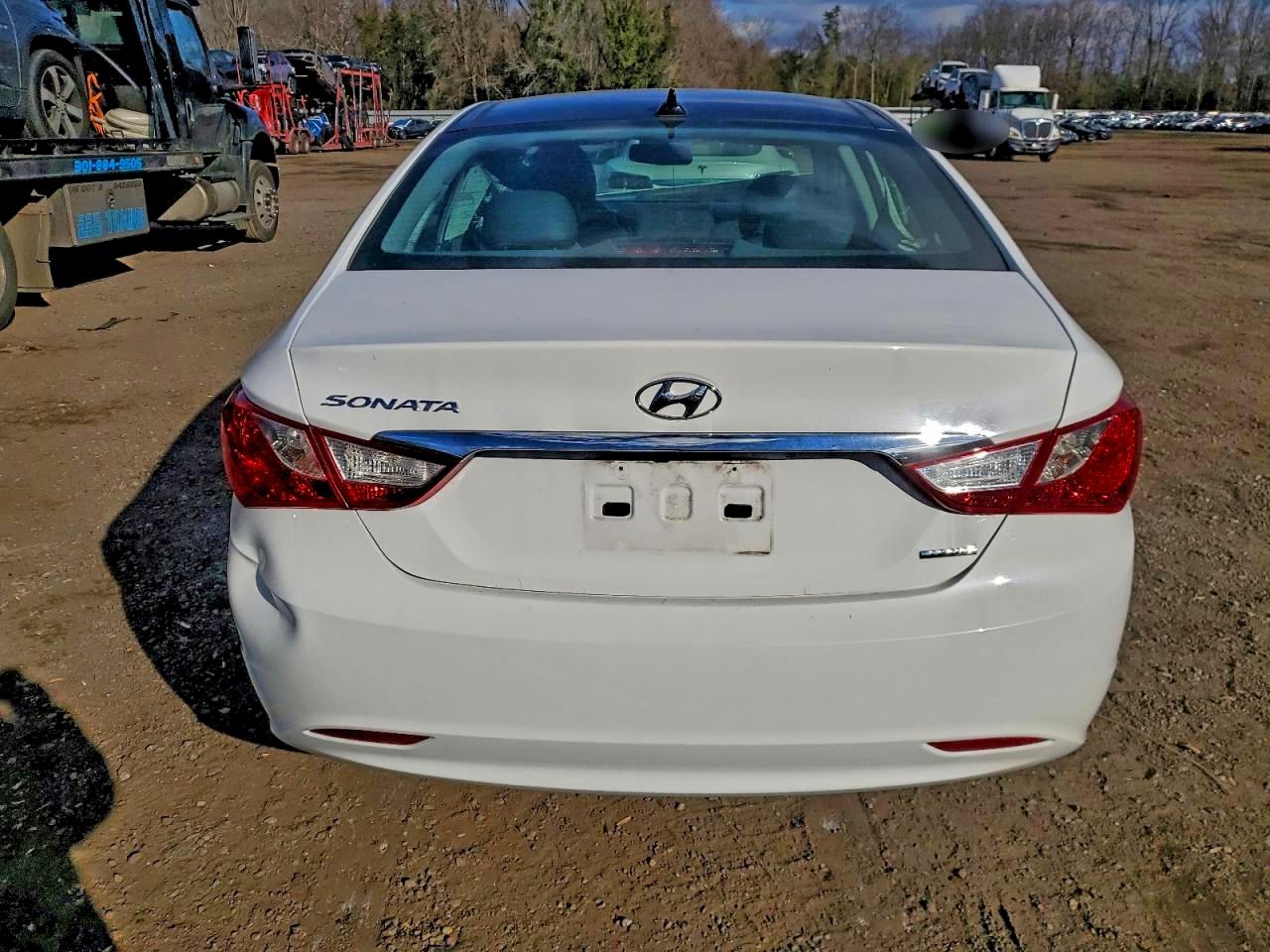 2013 HYUNDAI SONATA SE photo 6