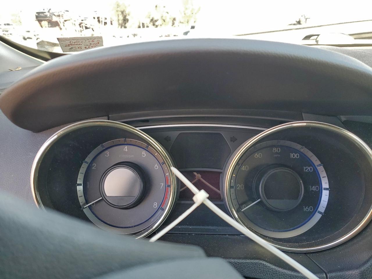 2013 HYUNDAI SONATA SE photo 9