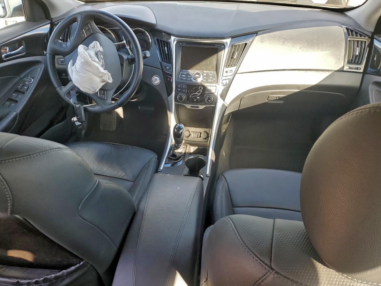 2013 HYUNDAI SONATA SE photo 8