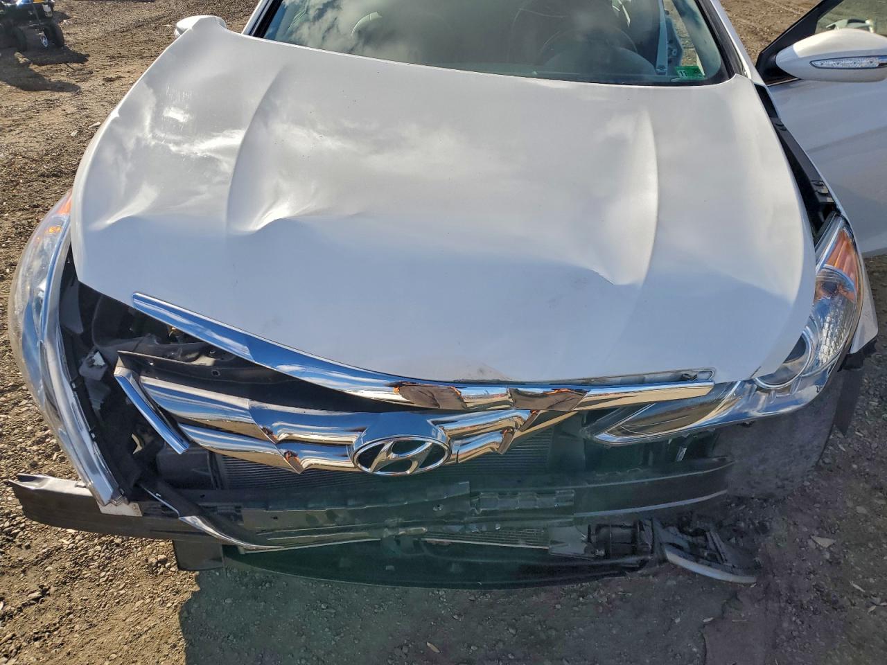 2013 HYUNDAI SONATA SE photo 11