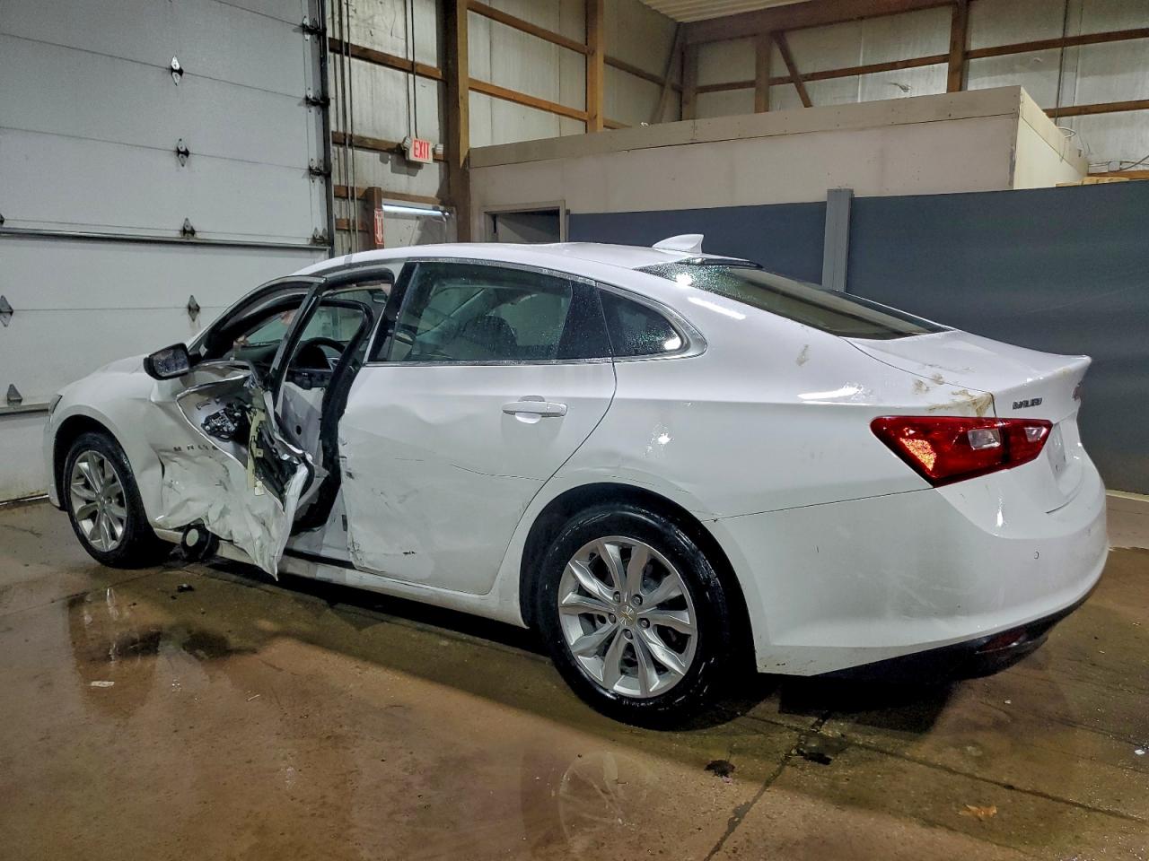 2024 CHEVROLET MALIBU LT photo 2
